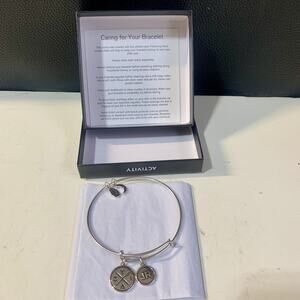 Zyia Active JR Representative Rank Bracelet With Box